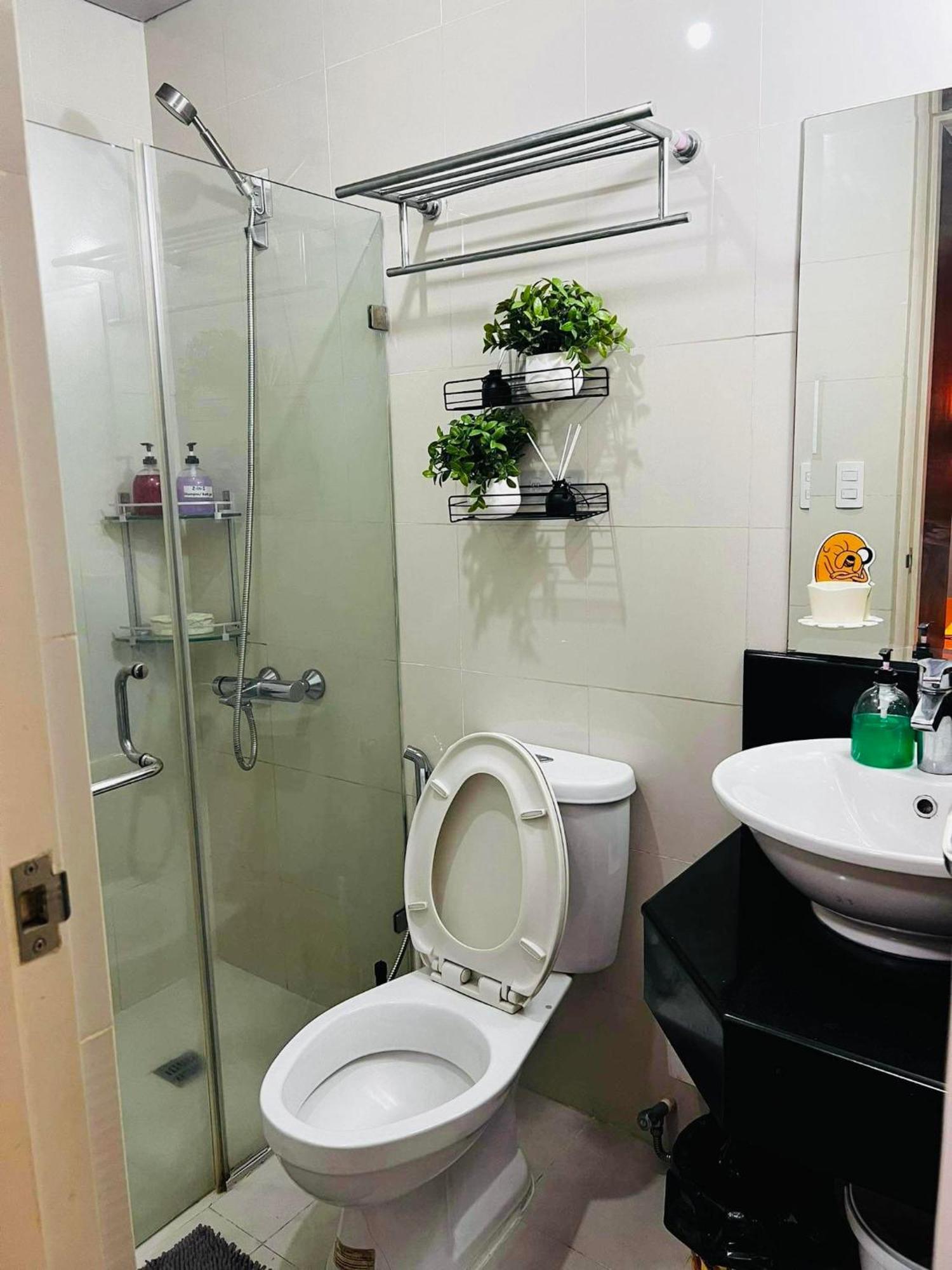 One Palm Tree Villas Condominium - Studio 10O With Balcony - Across Terminal 3 Airport Manila Exterior foto