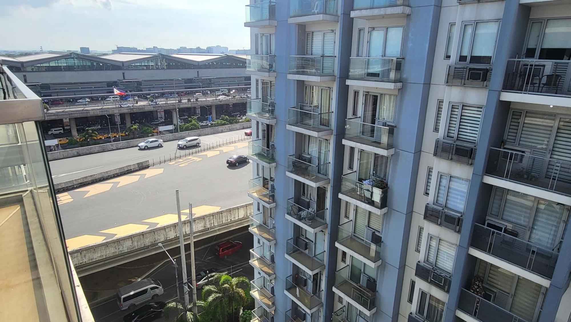 One Palm Tree Villas Condominium - Studio 10O With Balcony - Across Terminal 3 Airport Manila Exterior foto