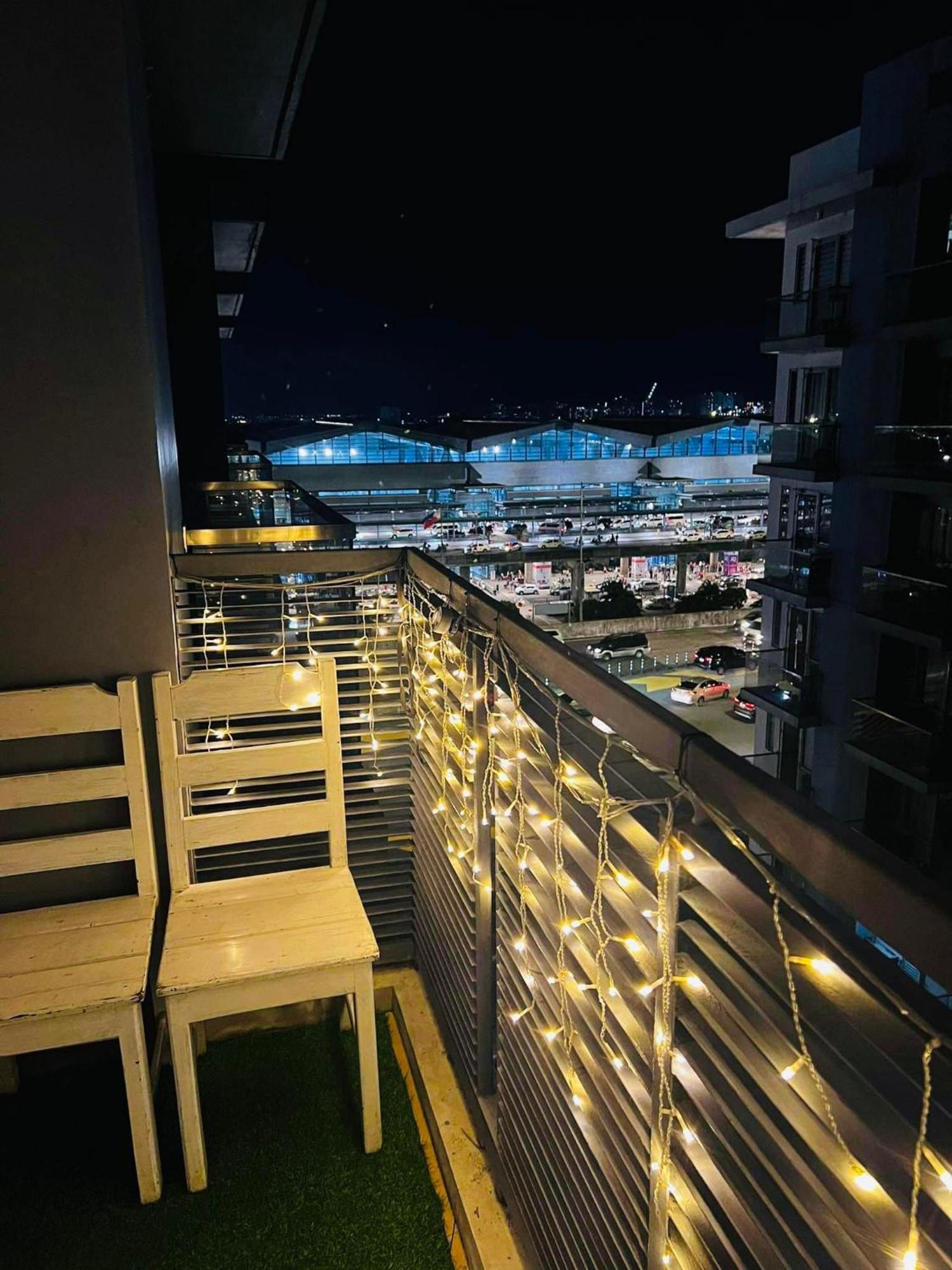 One Palm Tree Villas Condominium - Studio 10O With Balcony - Across Terminal 3 Airport Manila Exterior foto