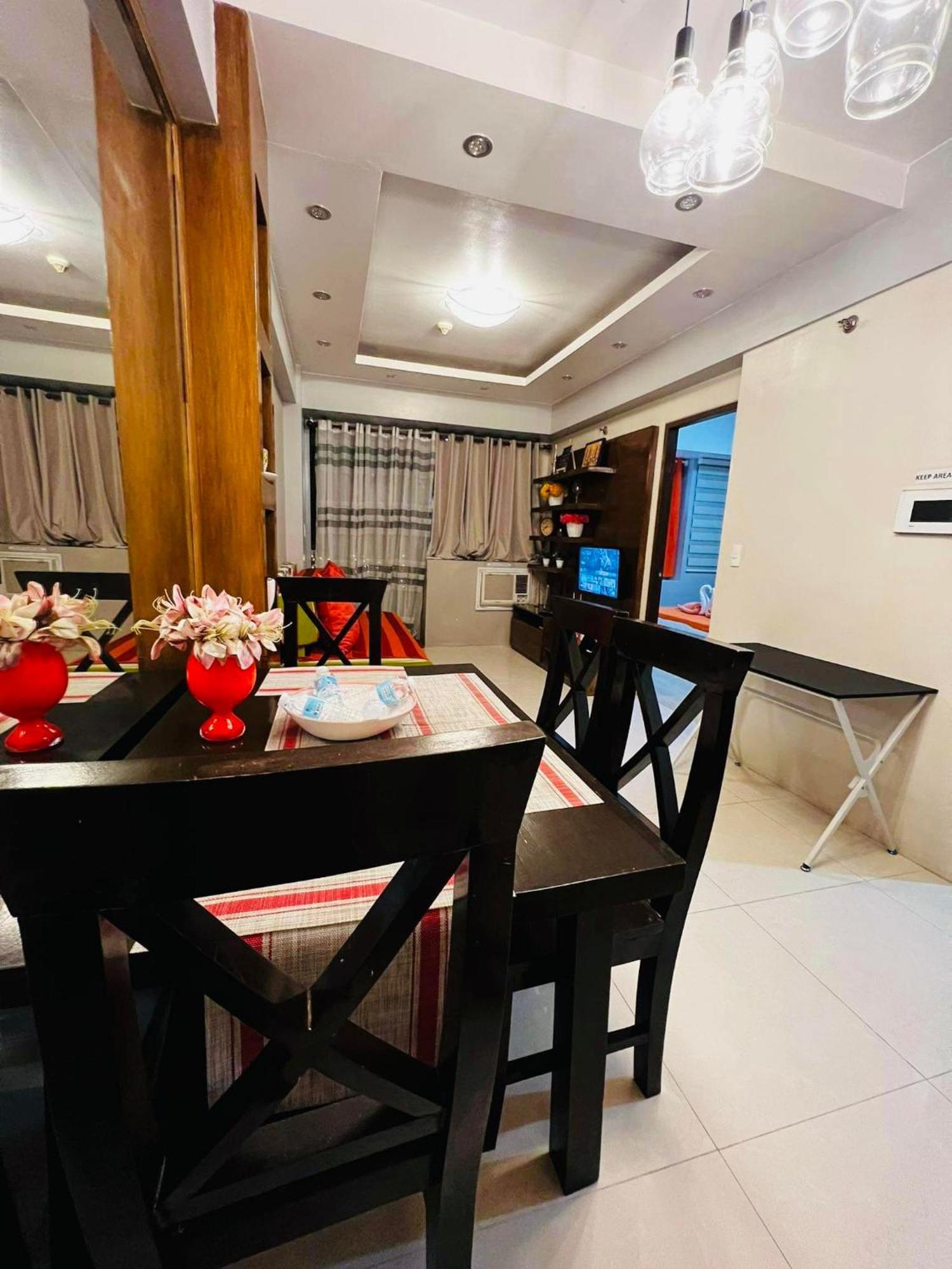 One Palm Tree Villas Condominium - Studio 10O With Balcony - Across Terminal 3 Airport Manila Exterior foto